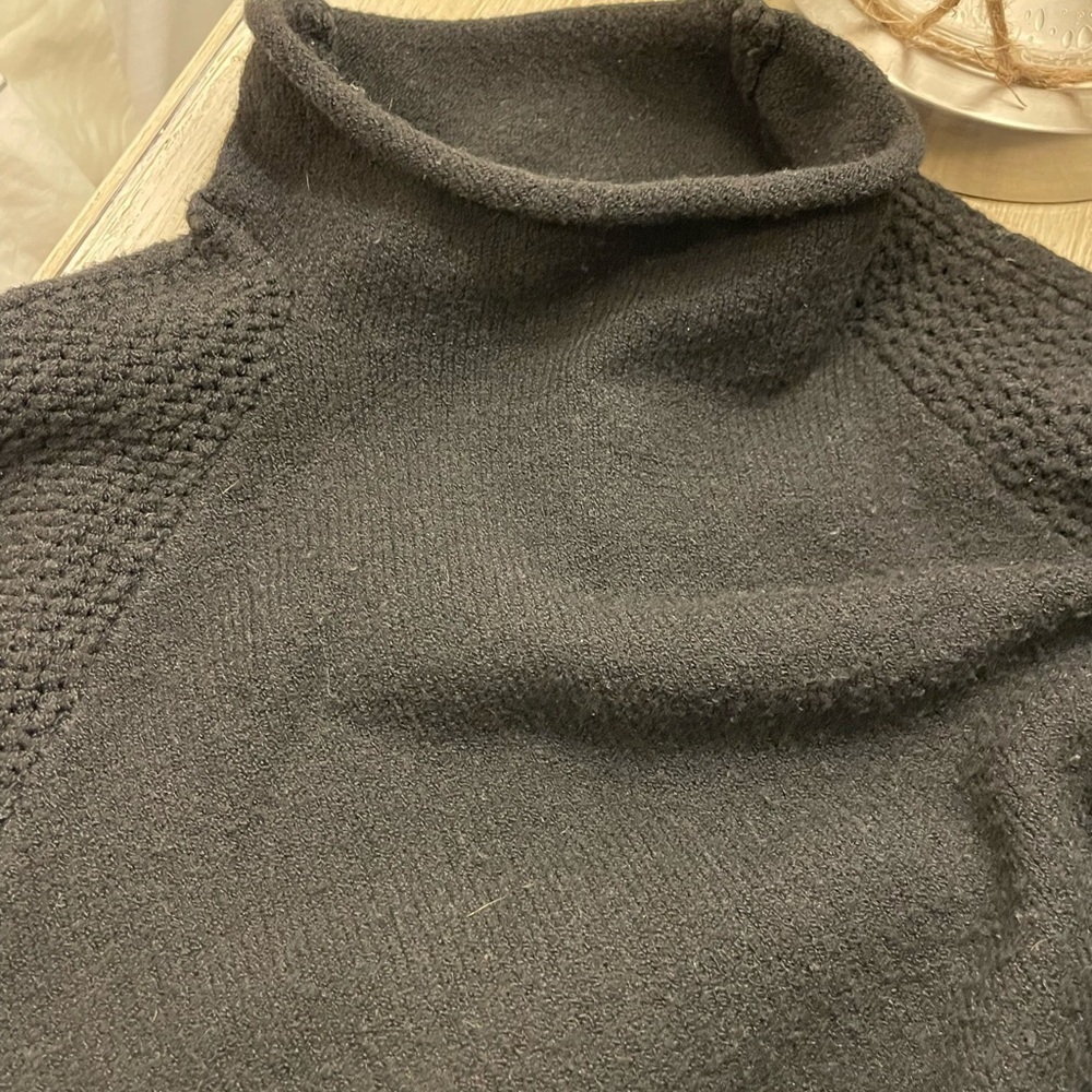 Jessica Simpson Turtleneck Sweater - Picture 3 of 4